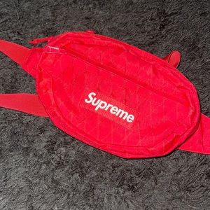 Supreme CrossBag